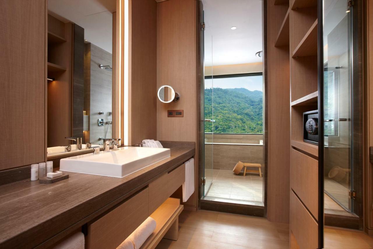 Mu Jiaoxi Hotel Kültér fotó Bathroom